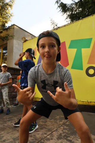 deti v letnom tábore Fantázia – 6. fantastický turnus 2026, 5. deň, Príprava na festival – fotka 3 z 65