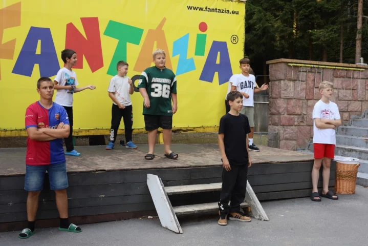 deti v letnom tábore Fantázia – 6. fantastický turnus 2026, 5. deň, Príprava na festival – fotka 51 z 65