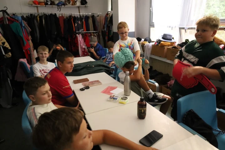 deti v letnom tábore Fantázia – 6. fantastický turnus 2026, 5. deň, Príprava na festival – fotka 16 z 65