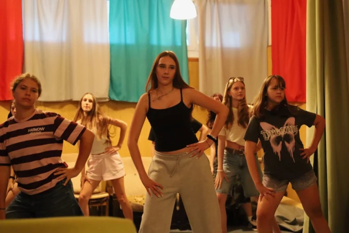 deti v letnom tábore Fantázia – 6. fantastický turnus 2026, 5. deň, Príprava na festival – fotka 45 z 65