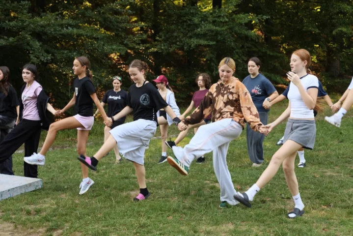 deti v letnom tábore Fantázia – 6. fantastický turnus 2026, 5. deň, Príprava na festival – fotka 56 z 65