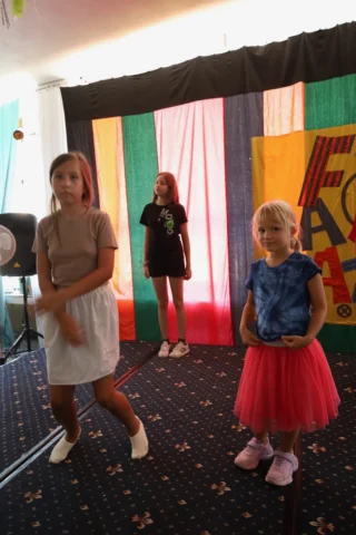 deti v letnom tábore Fantázia – 6. fantastický turnus 2026, 5. deň, Príprava na festival – fotka 27 z 65