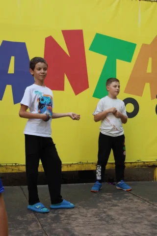 deti v letnom tábore Fantázia – 6. fantastický turnus 2026, 5. deň, Príprava na festival – fotka 50 z 65