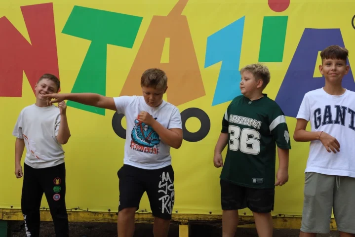 deti v letnom tábore Fantázia – 6. fantastický turnus 2026, 5. deň, Príprava na festival – fotka 53 z 65