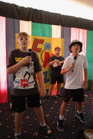 deti v letnom tábore Fantázia – 6. fantastický turnus 2026, 5. deň, Príprava na festival – fotka 24 z 65