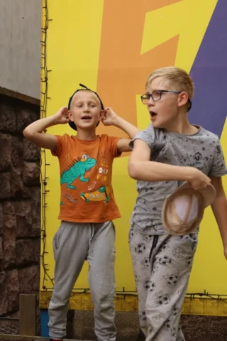 deti v letnom tábore Fantázia – 6. fantastický turnus 2026, 5. deň, Príprava na festival – fotka 5 z 65