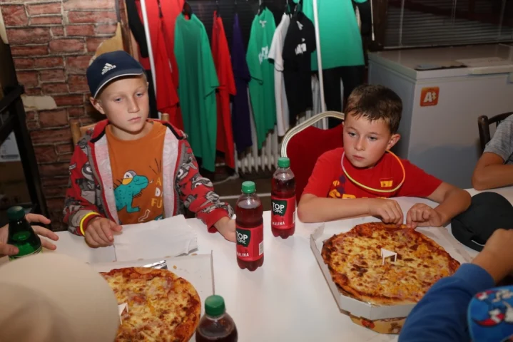 deti v letnom tábore Fantázia – 6. fantastický turnus 2026, 5. deň, Pizza party 1. družina – fotka 3 z 10