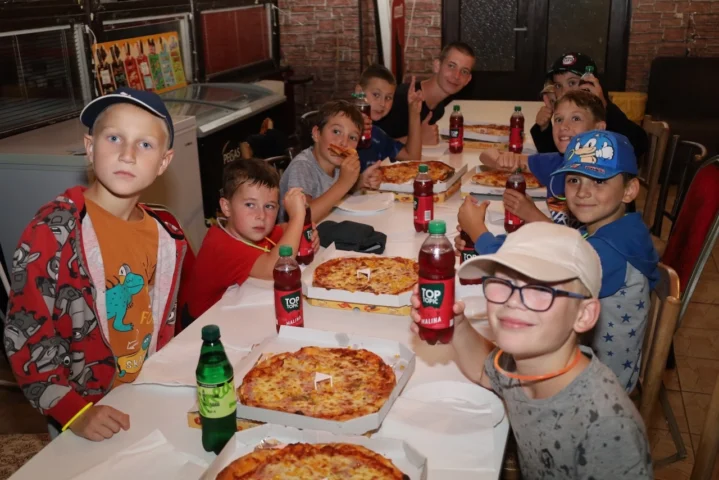 deti v letnom tábore Fantázia – 6. fantastický turnus 2026, 5. deň, Pizza party 1. družina – fotka 1 z 10