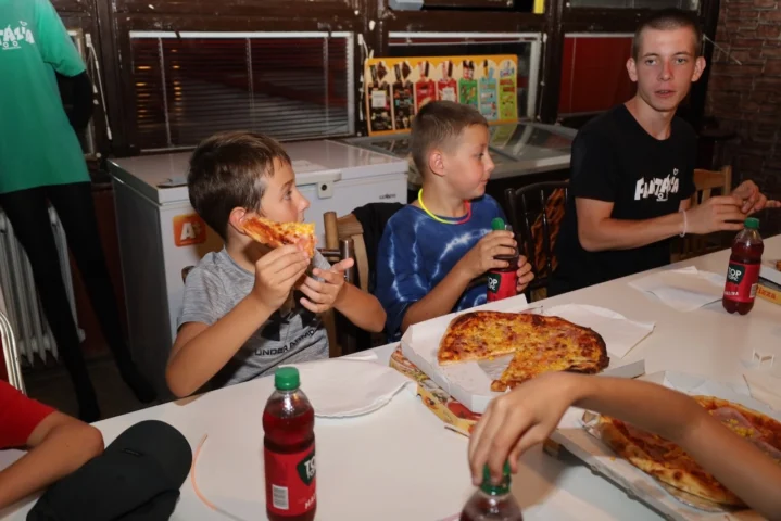 deti v letnom tábore Fantázia – 6. fantastický turnus 2026, 5. deň, Pizza party 1. družina – fotka 4 z 10