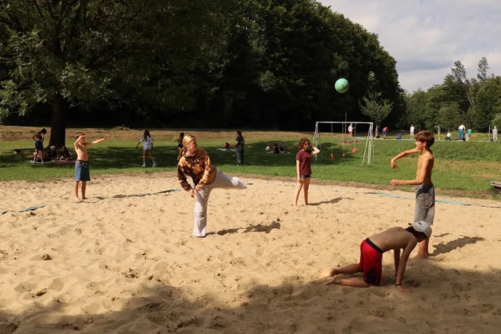 deti v letnom tábore Fantázia – 6. fantastický turnus 2026, 5. deň, Fantastické kluby popoludní – fotka 22 z 72