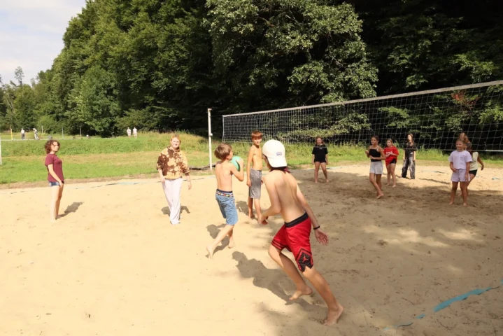 deti v letnom tábore Fantázia – 6. fantastický turnus 2026, 5. deň, Fantastické kluby popoludní – fotka 19 z 72