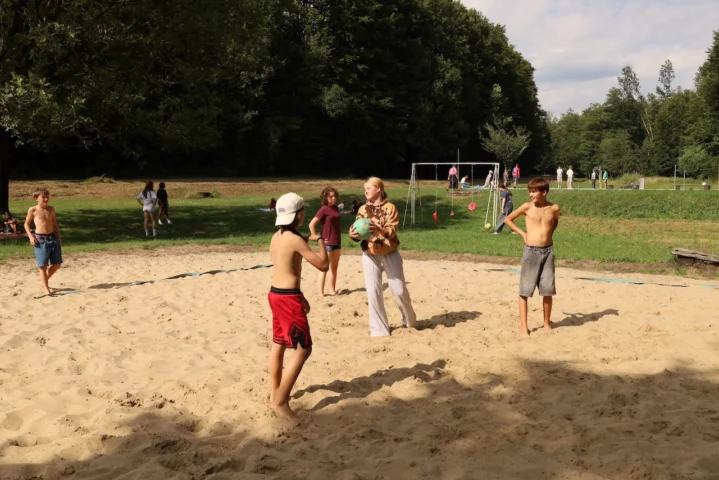 deti v letnom tábore Fantázia – 6. fantastický turnus 2026, 5. deň, Fantastické kluby popoludní – fotka 20 z 72