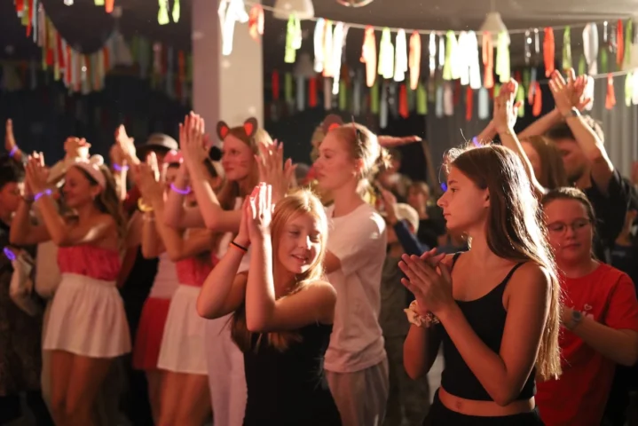 deti v letnom tábore Fantázia – 6. fantastický turnus 2026, 5. deň, Hudobný festival – fotka 21 z 131