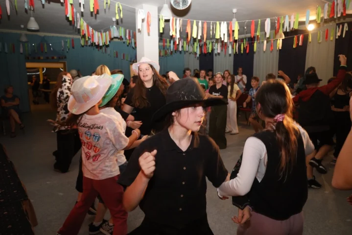 deti v letnom tábore Fantázia – 6. fantastický turnus 2026, 5. deň, Hudobný festival – fotka 96 z 131
