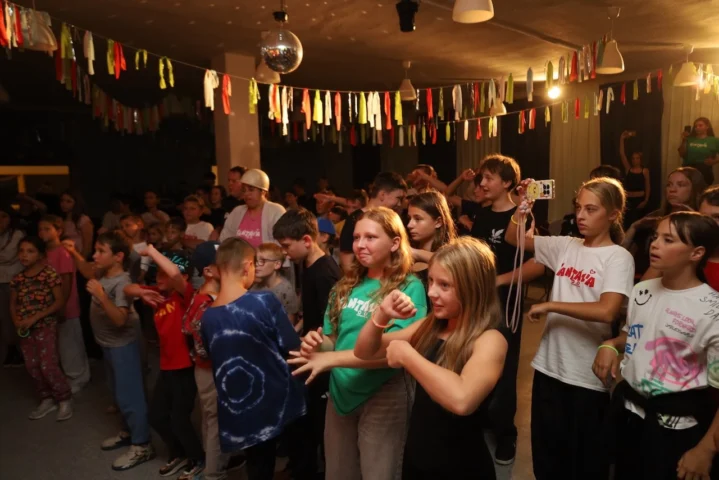 deti v letnom tábore Fantázia – 6. fantastický turnus 2026, 5. deň, Hudobný festival – fotka 126 z 131
