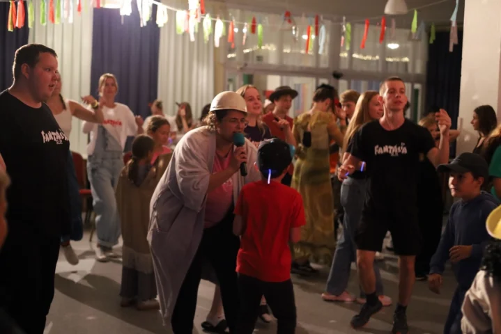 deti v letnom tábore Fantázia – 6. fantastický turnus 2026, 5. deň, Hudobný festival – fotka 11 z 131