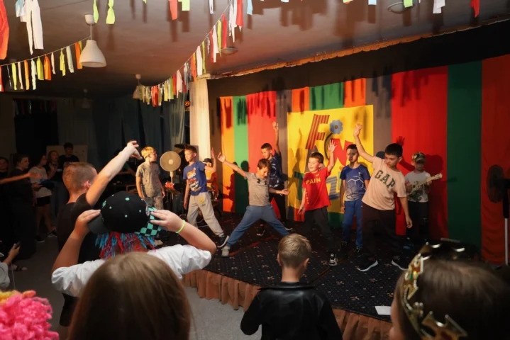 deti v letnom tábore Fantázia – 6. fantastický turnus 2026, 5. deň, Hudobný festival – fotka 46 z 131