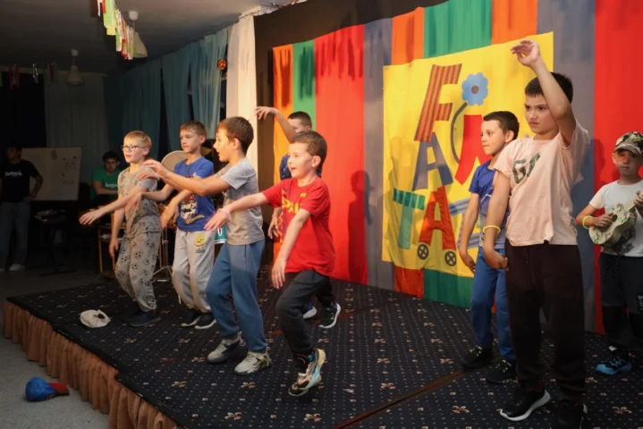 deti v letnom tábore Fantázia – 6. fantastický turnus 2026, 5. deň, Hudobný festival – fotka 45 z 131