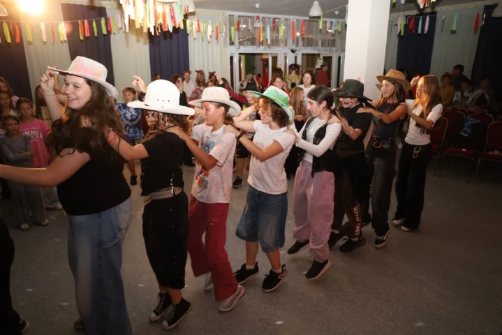 deti v letnom tábore Fantázia – 6. fantastický turnus 2026, 5. deň, Hudobný festival – fotka 97 z 131