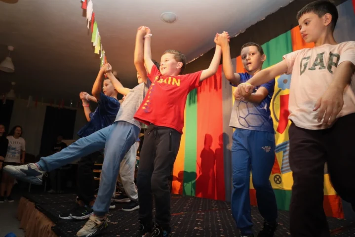 deti v letnom tábore Fantázia – 6. fantastický turnus 2026, 5. deň, Hudobný festival – fotka 42 z 131