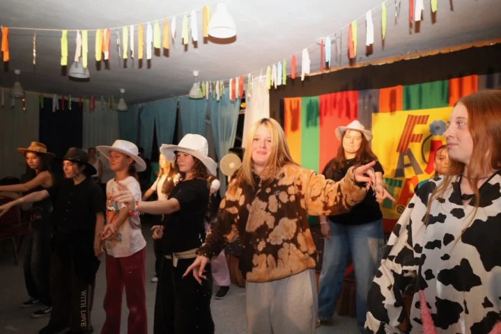 deti v letnom tábore Fantázia – 6. fantastický turnus 2026, 5. deň, Hudobný festival – fotka 94 z 131