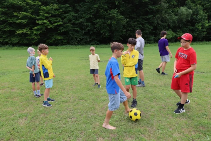 deti v letnom tábore Fantázia – 1. fantastický turnus 2026, 7. deň, Fantastické kluby dopoludnia – fotka 12 z 98