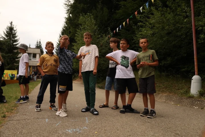 deti v letnom tábore Fantázia – 6. fantastický turnus 2026, 3. deň, Traf to! – fotka 98 z 122