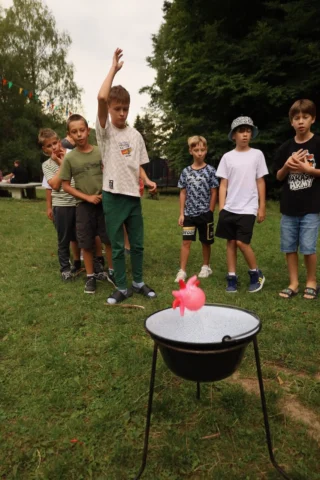 deti v letnom tábore Fantázia – 6. fantastický turnus 2026, 3. deň, Traf to! – fotka 13 z 122