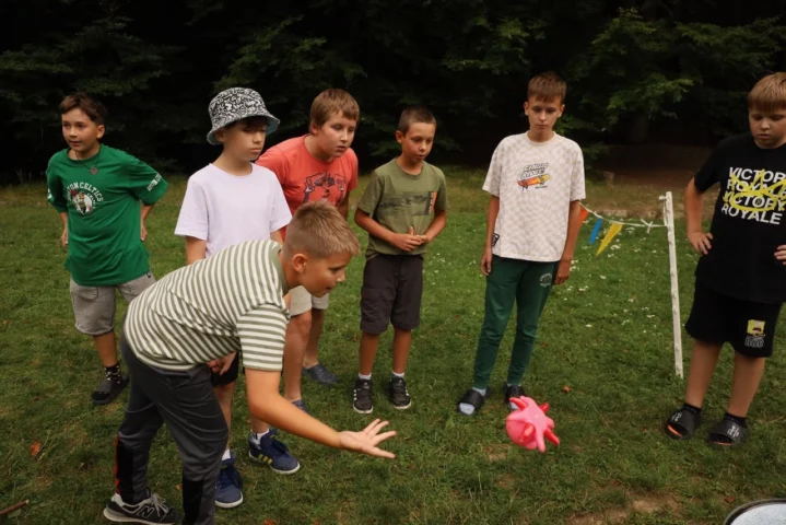 deti v letnom tábore Fantázia – 6. fantastický turnus 2026, 3. deň, Traf to! – fotka 20 z 122