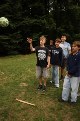 deti v letnom tábore Fantázia – 6. fantastický turnus 2026, 3. deň, Traf to! – fotka 30 z 122