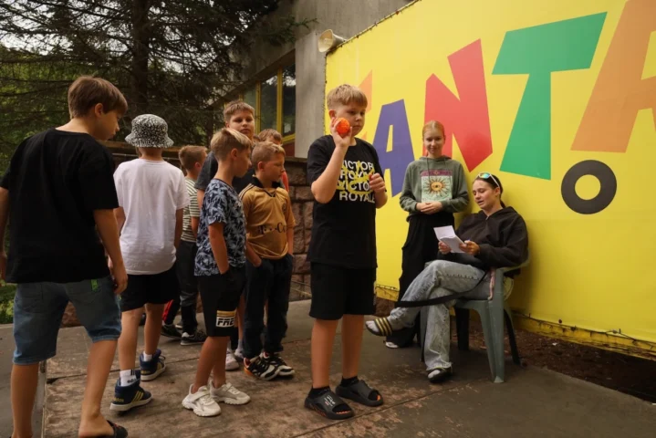deti v letnom tábore Fantázia – 6. fantastický turnus 2026, 3. deň, Traf to! – fotka 42 z 122