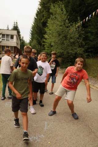 deti v letnom tábore Fantázia – 6. fantastický turnus 2026, 3. deň, Traf to! – fotka 94 z 122