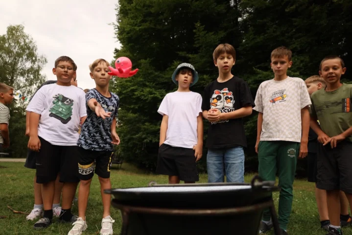 deti v letnom tábore Fantázia – 6. fantastický turnus 2026, 3. deň, Traf to! – fotka 15 z 122