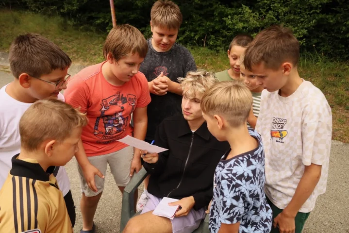 deti v letnom tábore Fantázia – 6. fantastický turnus 2026, 3. deň, Traf to! – fotka 101 z 122
