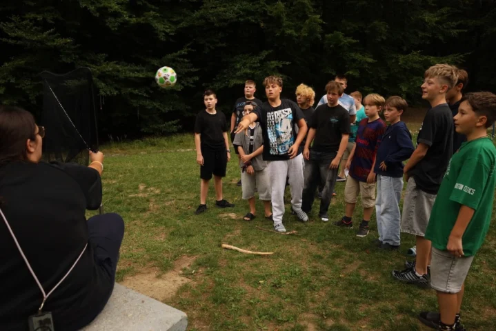 deti v letnom tábore Fantázia – 6. fantastický turnus 2026, 3. deň, Traf to! – fotka 21 z 122