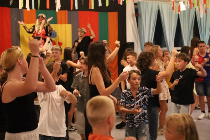 deti v letnom tábore Fantázia – 6. fantastický turnus 2026, 3. deň, Let's dance – fotka 96 z 133