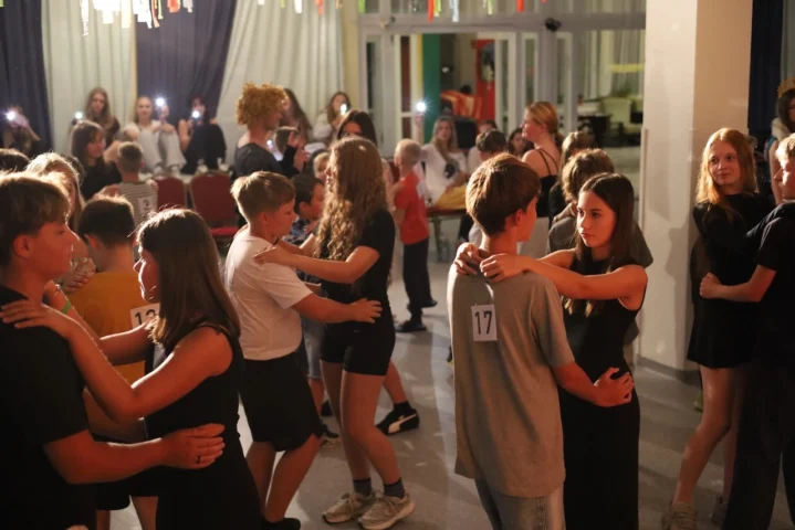 deti v letnom tábore Fantázia – 6. fantastický turnus 2026, 3. deň, Let's dance – fotka 110 z 133