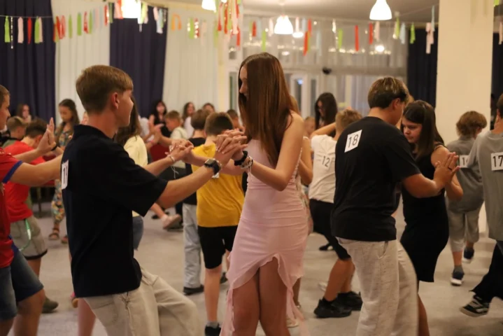 deti v letnom tábore Fantázia – 6. fantastický turnus 2026, 3. deň, Let's dance – fotka 77 z 133