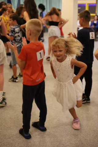 deti v letnom tábore Fantázia – 6. fantastický turnus 2026, 3. deň, Let's dance – fotka 80 z 133