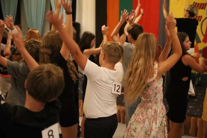 deti v letnom tábore Fantázia – 6. fantastický turnus 2026, 3. deň, Let's dance – fotka 94 z 133