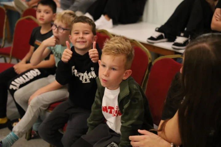 deti v letnom tábore Fantázia – 6. fantastický turnus 2026, 3. deň, Let's dance – fotka 11 z 133
