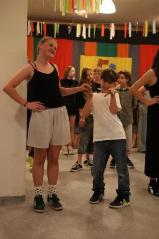 deti v letnom tábore Fantázia – 6. fantastický turnus 2026, 3. deň, Let's dance – fotka 99 z 133