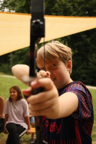 deti v letnom tábore Fantázia – 6. fantastický turnus 2026, 3. deň, Fantastické kluby popoludní – fotka 53 z 78