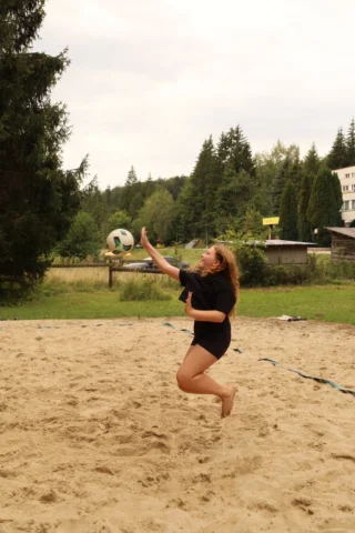 deti v letnom tábore Fantázia – 6. fantastický turnus 2026, 3. deň, Fantastické kluby dopoludnia – fotka 83 z 109