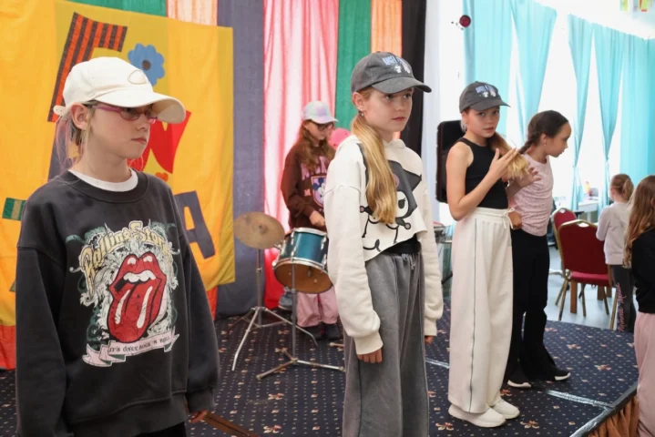 deti v letnom tábore Fantázia – 1. fantastický turnus 2026, 5. deň, Príprava na festival – fotka 6 z 69
