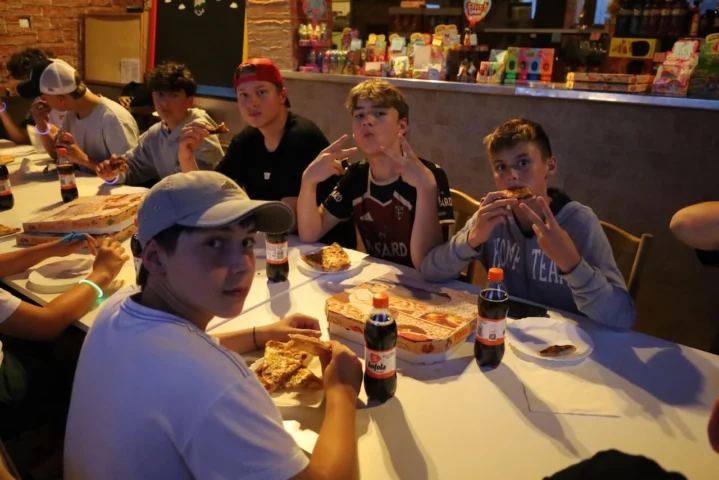 deti v letnom tábore Fantázia – 1. fantastický turnus 2026, 5. deň, Pizza párty – fotka 8 z 14