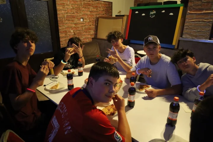 deti v letnom tábore Fantázia – 1. fantastický turnus 2026, 5. deň, Pizza párty – fotka 7 z 14