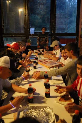 deti v letnom tábore Fantázia – 1. fantastický turnus 2026, 5. deň, Pizza párty – fotka 4 z 14