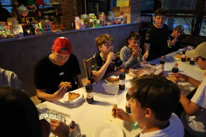 deti v letnom tábore Fantázia – 1. fantastický turnus 2026, 5. deň, Pizza párty – fotka 5 z 14