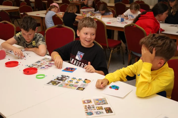 deti v letnom tábore Fantázia – 1. fantastický turnus 2026, 5. deň, Fantastiské kluby popoludni – fotka 54 z 75